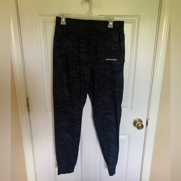 Alphalete joggers - black/grey camo size L - Picture 1 of 2